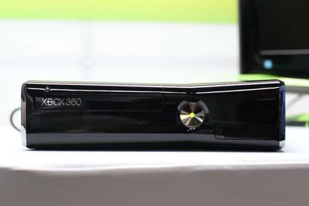 Cận cảnh Xbox 360 Slim ảnh 3 Cận cảnh Xbox 360 Slim ảnh 3