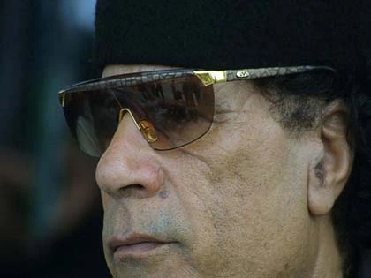 Thời trang "quái" của ông Gaddafi ảnh 7