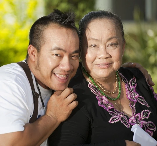 Một thoáng với mẹ con Hiếu Hiền ảnh 1