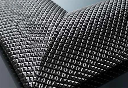 Màn hình viền gỗ, da cá sấu và kim loại quý ảnh 7 Màn hình viền gỗ, da cá sấu và kim loại quý ảnh 7