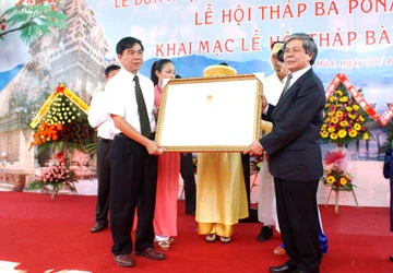 Công bố lễ hội Tháp bà là di sản phi vật thể quốc gia ảnh 1