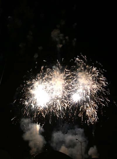 Khai mạc SEA Games 25 nhìn từ... phía "đằng sau" ảnh 11