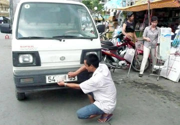 Mạnh tay hơn với phạt vi phạm giao thông ảnh 1 Mạnh tay hơn với phạt vi phạm giao thông ảnh 1