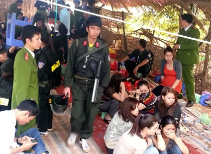 Mẹ vợ Khánh "trắng" bị bắt tại sới bạc lớn ở HN ảnh 1