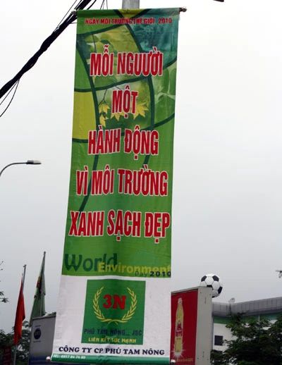 Hơn chục pa nô “vì môi trường” sai chính tả ảnh 2