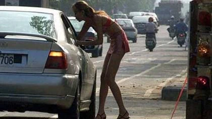 Vén màn mại dâm đồng tính tại Séc ảnh 1