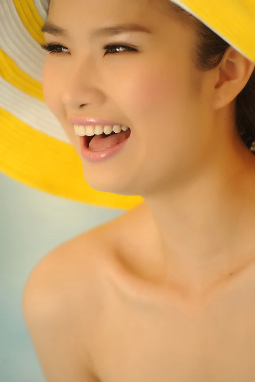 Cao Thùy Dương khoe dáng gợi cảm ảnh 3