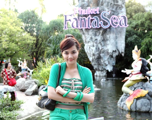 Trang Nhung khoe đường cong ở Thái Lan ảnh 3