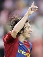 Messi hay Kaka (dưới), ai sẽ thắng trong cuộc đua này? - Ảnh: Reuters