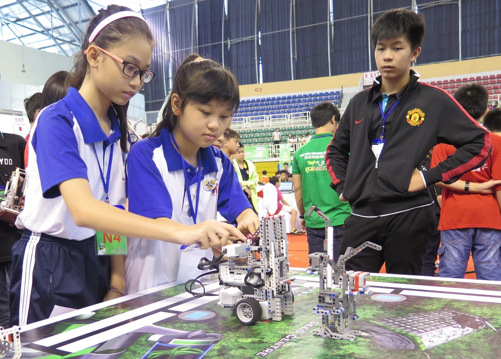 Ngày hội Robocon Quốc tế 2015 quy tụ 121 đội thi ảnh 3