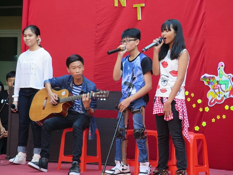 Học sinh sinh viên góp sức giúp người nghèo đón tết ảnh 3