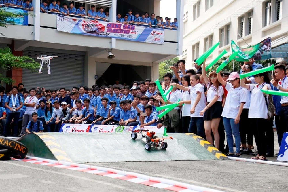 Qua những đoạn dốc cao