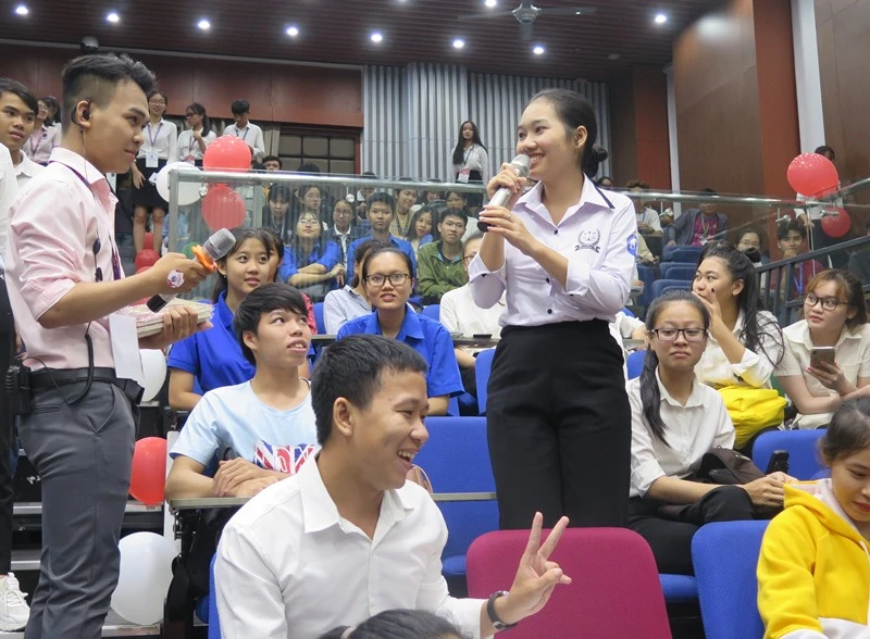 Ba nữ sinh xuất sắc dành giải nhất 'Bản lĩnh thương luật' ảnh 5 Ba nữ sinh xuất sắc dành giải nhất 'Bản lĩnh thương luật' ảnh 5