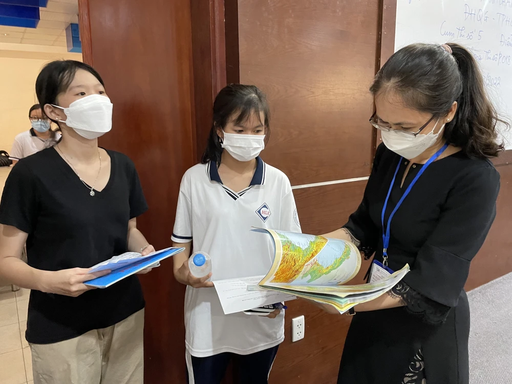 Thí sinh dự thi đánh giá năng lực năm 2022. Ảnh: P.A