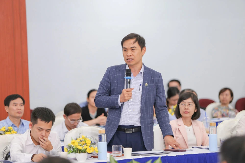 Đại biểu trao đổi tại tọa đàm. Ảnh: Đ.H.M Đại biểu trao đổi tại tọa đàm. Ảnh: Đ.H.M