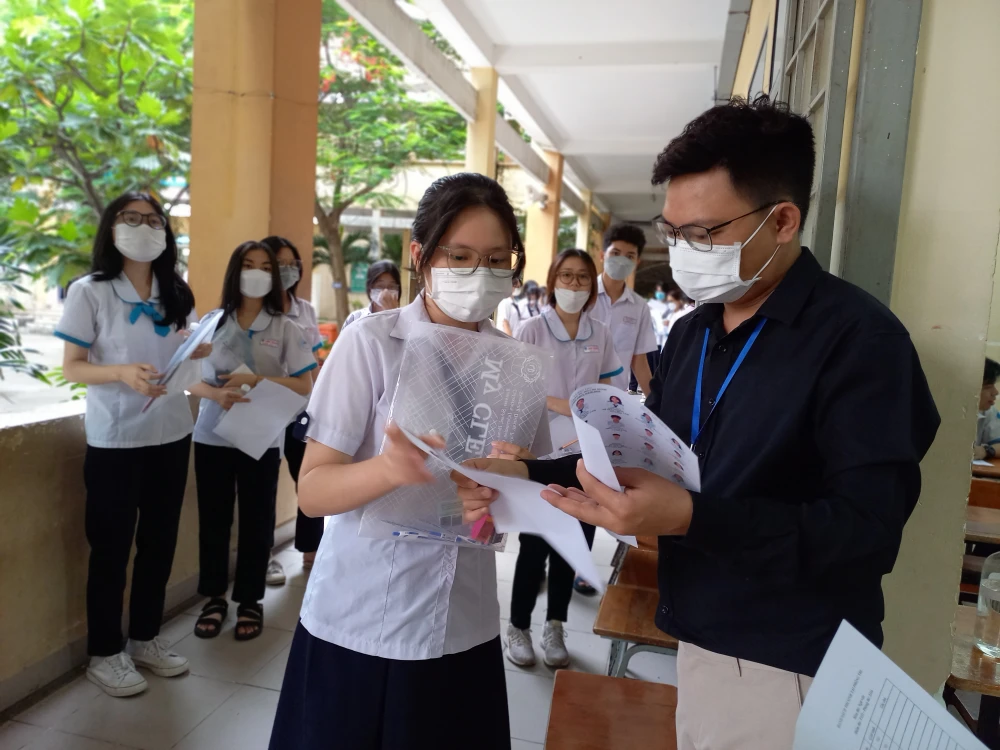 Thí sinh dự thi tốt nghiệp THPT tại TP.HCM năm 2022. Ảnh: P.ANH Thí sinh dự thi tốt nghiệp THPT tại TP.HCM năm 2022. Ảnh: P.ANH