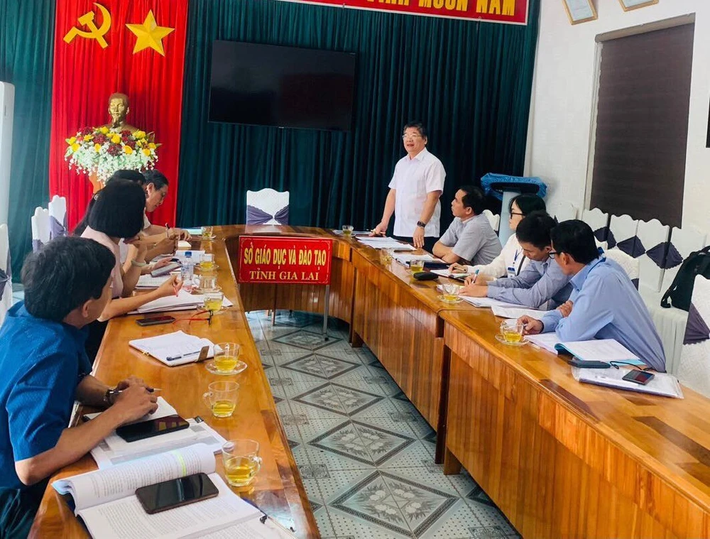 Đoàn công tác của hai trường ĐH làm việc tại tỉnh Gia Lai. Ảnh: NVCC