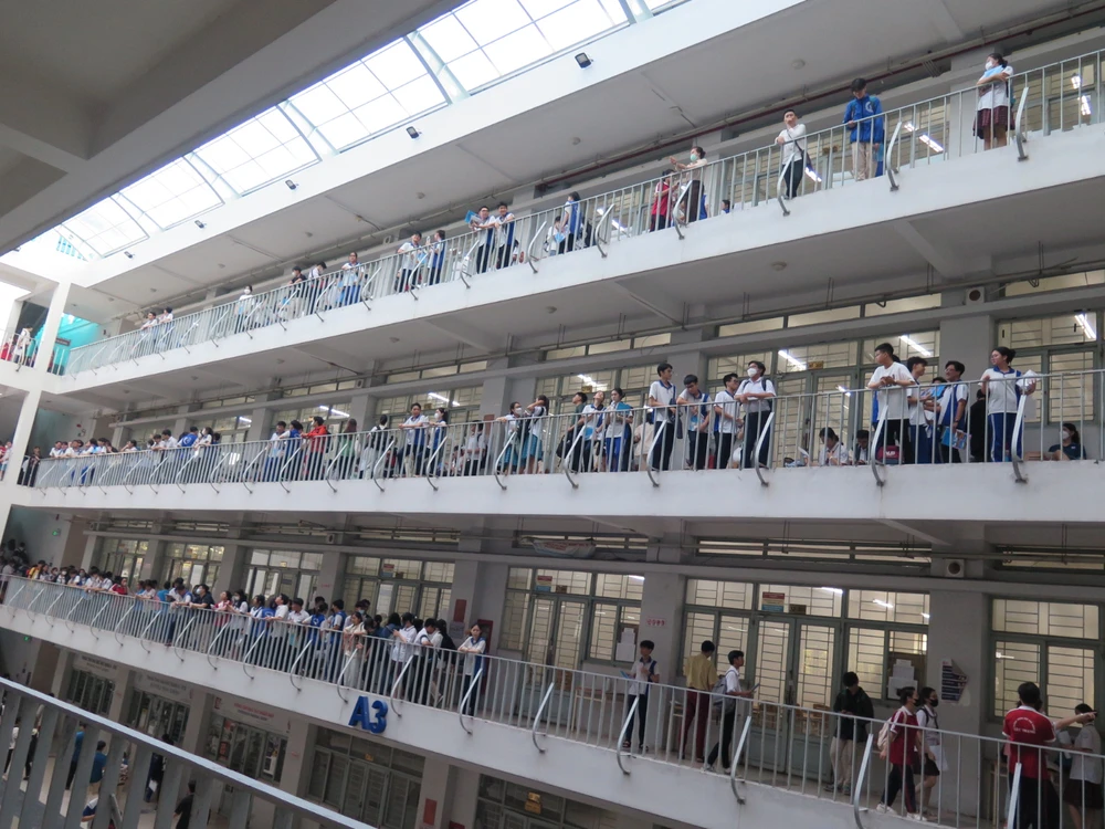 thi-danh-gia-nang-luc (4).JPG