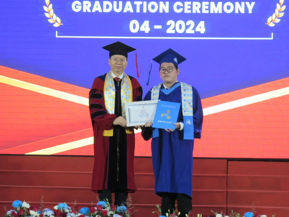 Trường ĐH Bách khoa tốt nghiệp xuất sắc