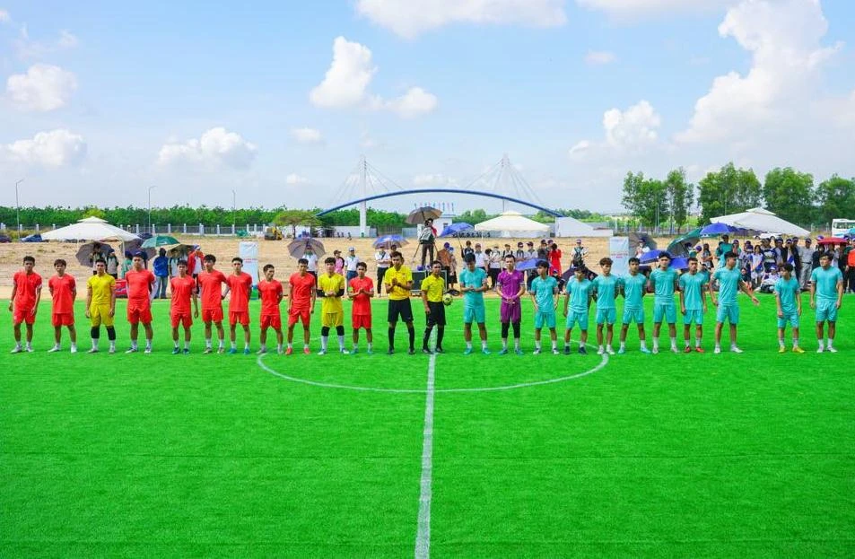 bong-da-sinh-vien-UTH (4).jpg