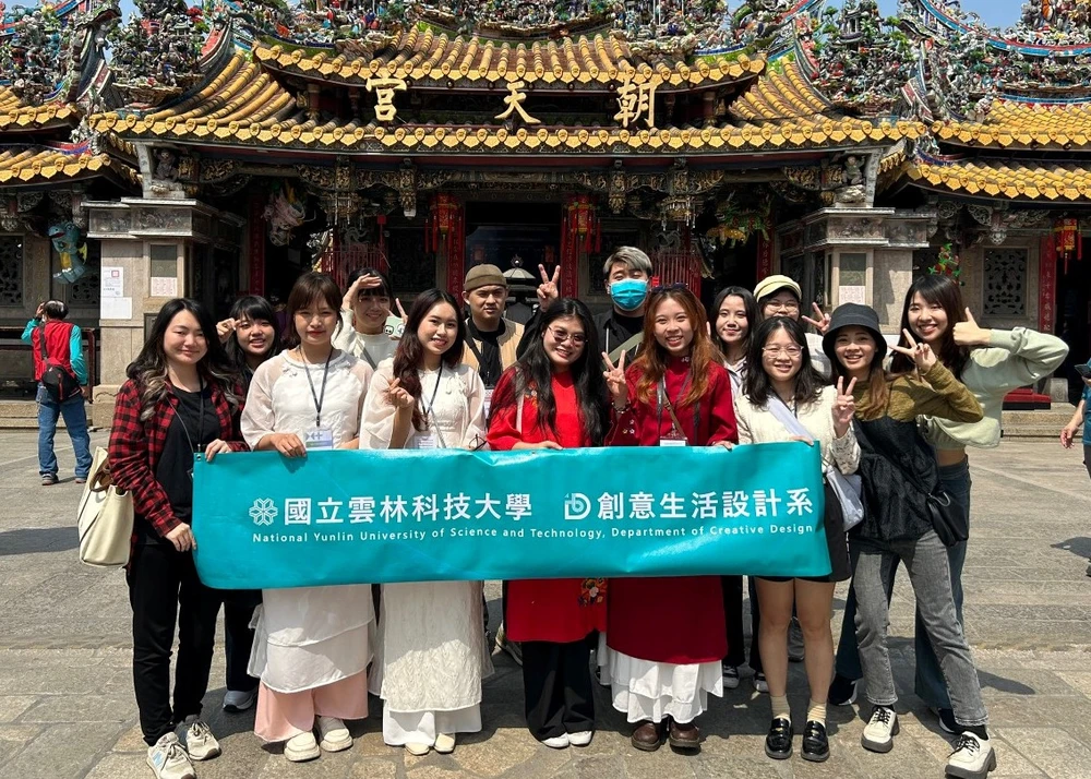 ĐH Kinh tế TP.HCM học bổng sinh viên du học quốc tế