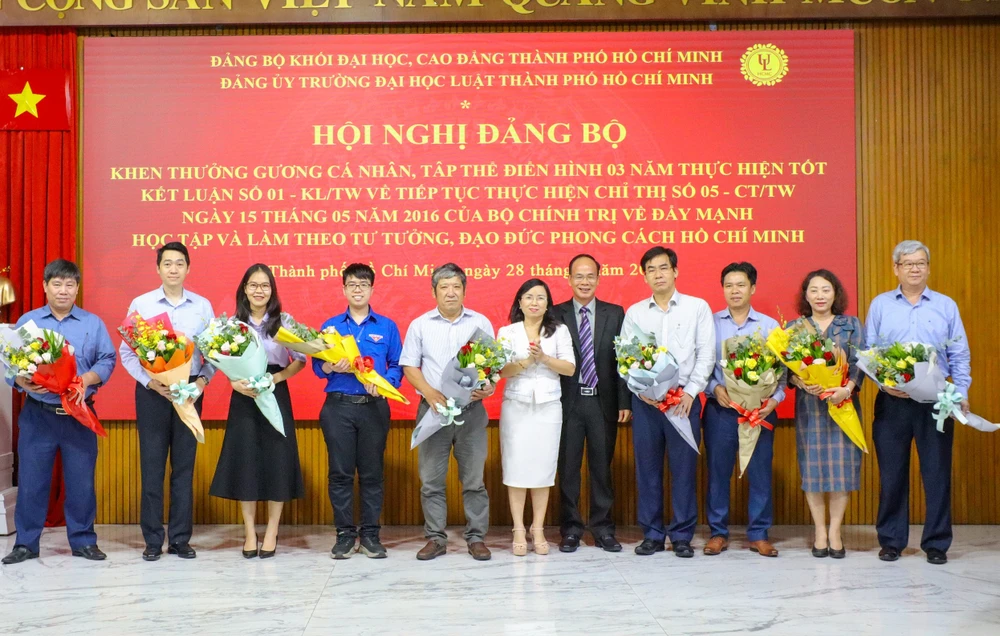 Trường ĐH Luật TP.HCM sơ kết làm theo Bác Hồ