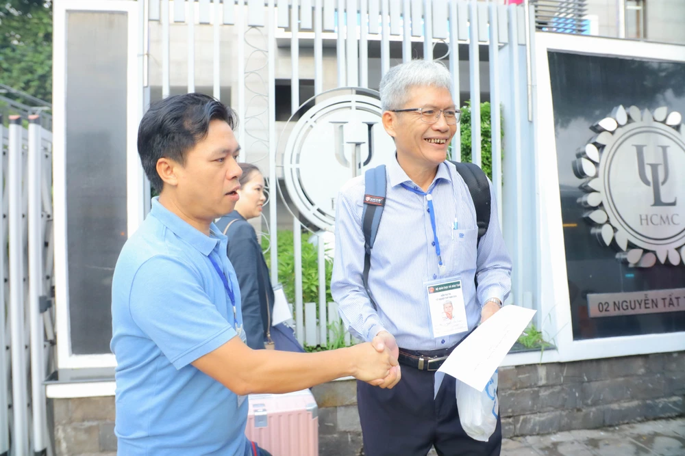 giang-vien-thi-tot-nghiep-thpt-truong-dh-luat-tp (4).jpg