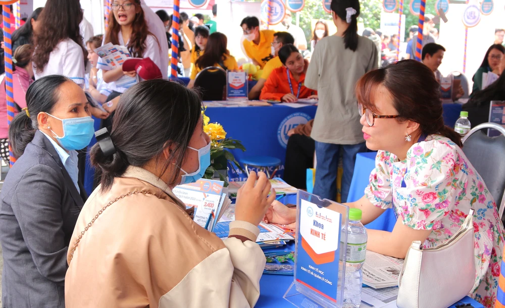 Trường ĐH Kinh tế - Luật điểm trúng tuyển cao