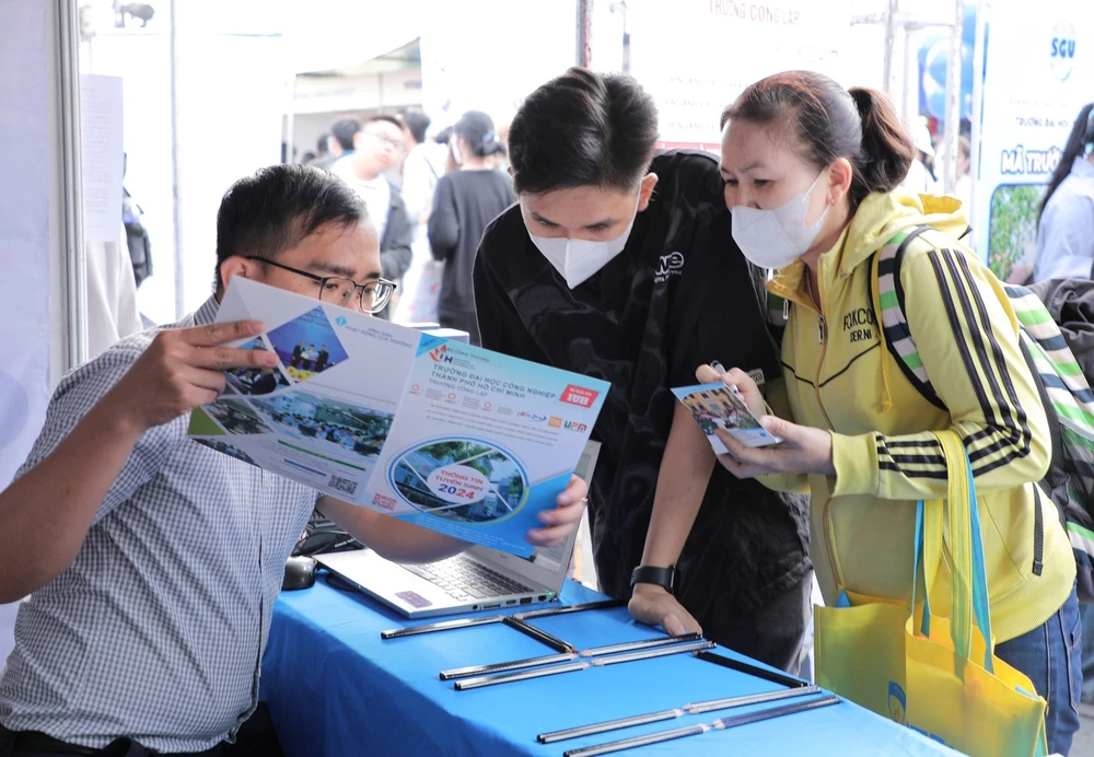 đăng ký xét tuyển đại học năm 2024