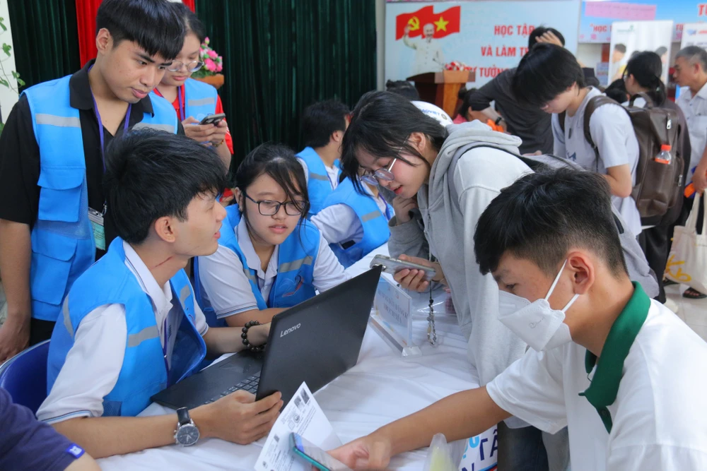 ky-tuc-xa-dhqg-tphcm (3).jpg