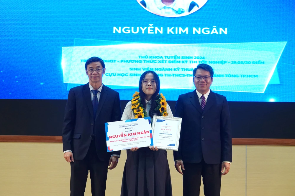 truong-dh-quoc-te-hoc-bong (1).JPG