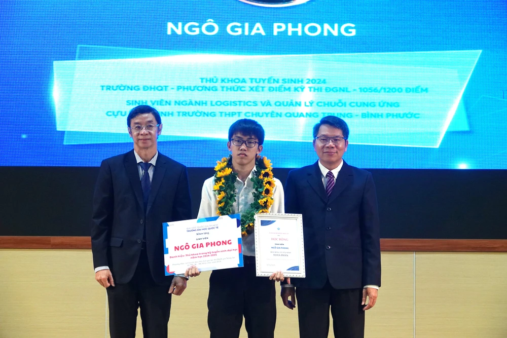 Trường ĐH Quốc tế khai giảng