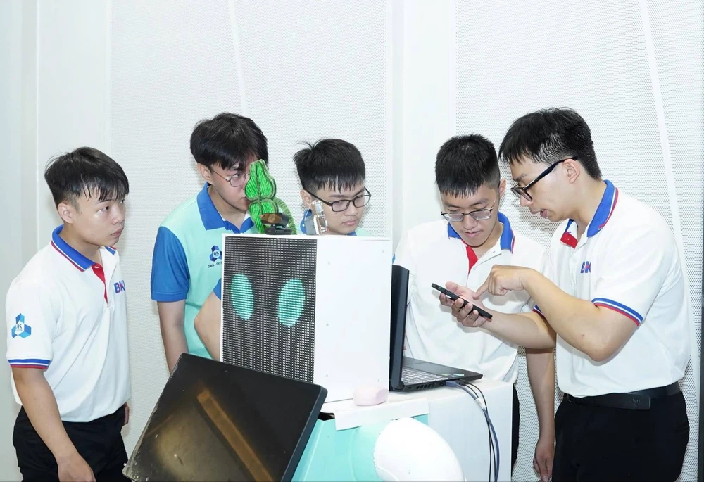 Sinh viên Trường ĐH Bách khoa khởi nghiệp