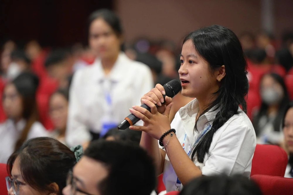 dh-quoc-gia-tphcm (2).jpg