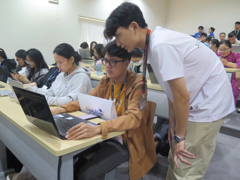 Sử dụng ChatGPT Trường ĐH Quốc tế