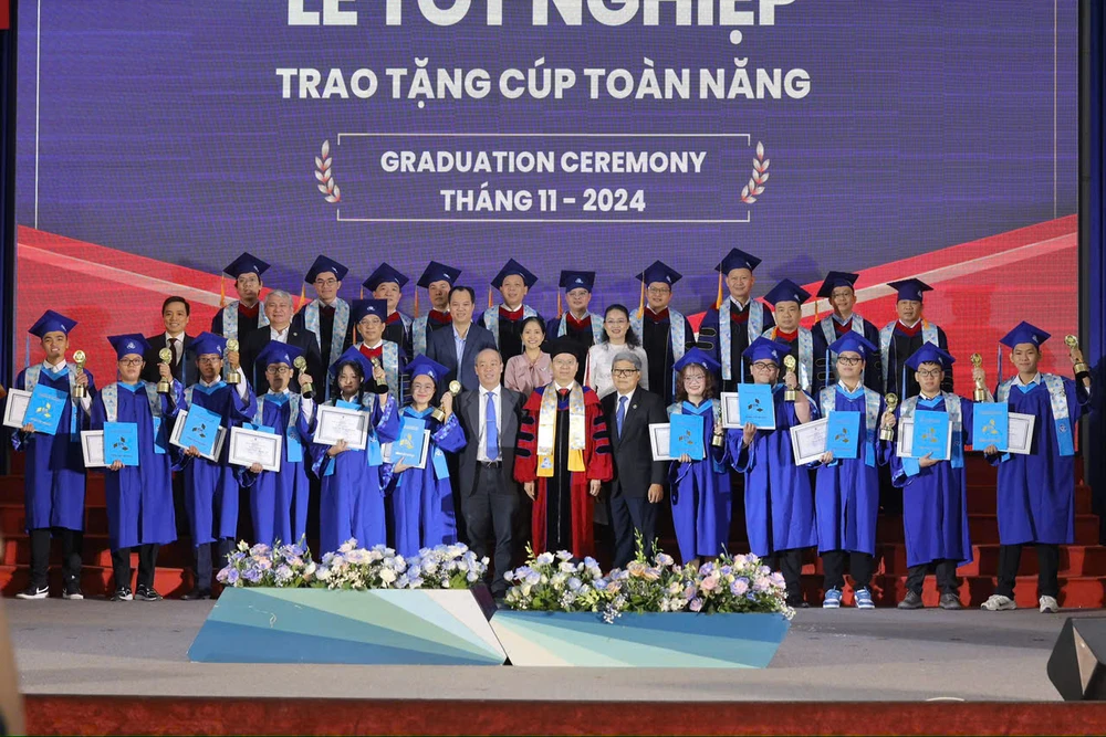 Trường ĐH Bách khoa lễ tốt nghiệp 2024