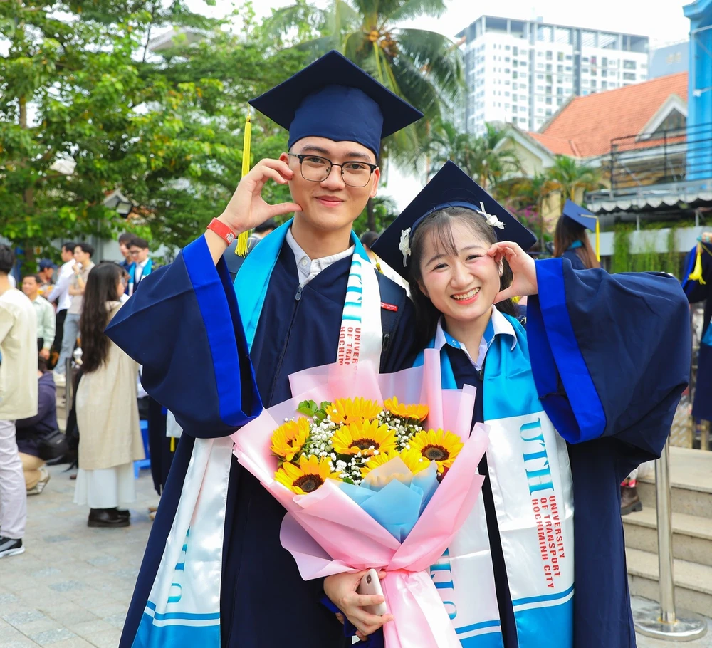 truong-dh-giao-thong-van-tai-tp-hcm (1).jpeg