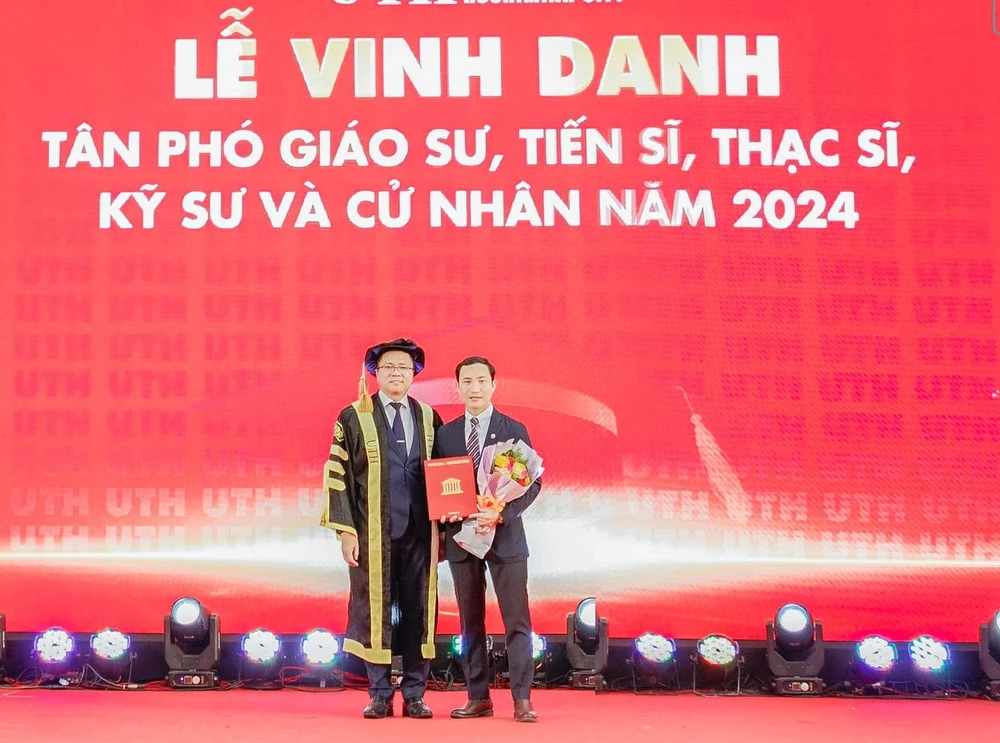 Trường ĐH Giao thông vận tải TP.HCM vinh danh tân khoa