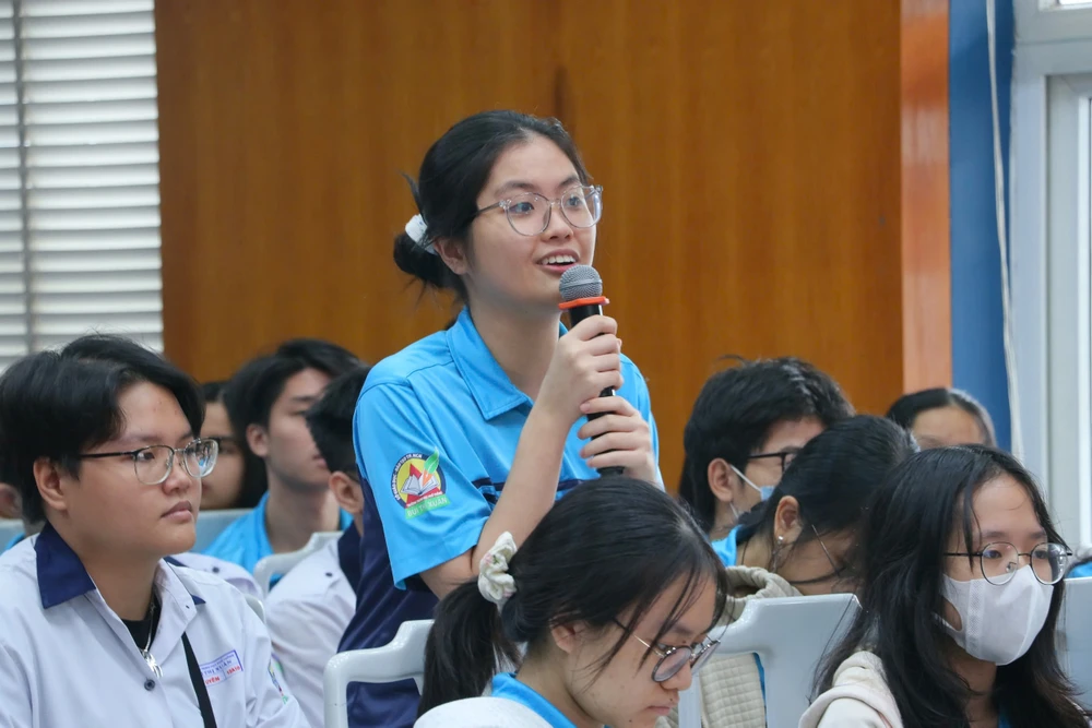 truong-dh-luat-tp-hcm (4).jpg