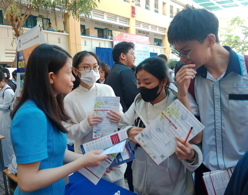 quy che tuyen sinh.jpg