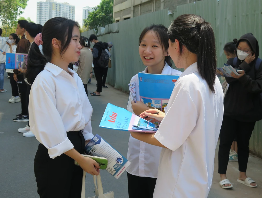 Atlat thi đánh giá năng lực 2025