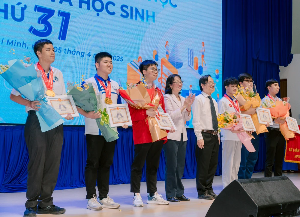 olympic toán học năm 2025