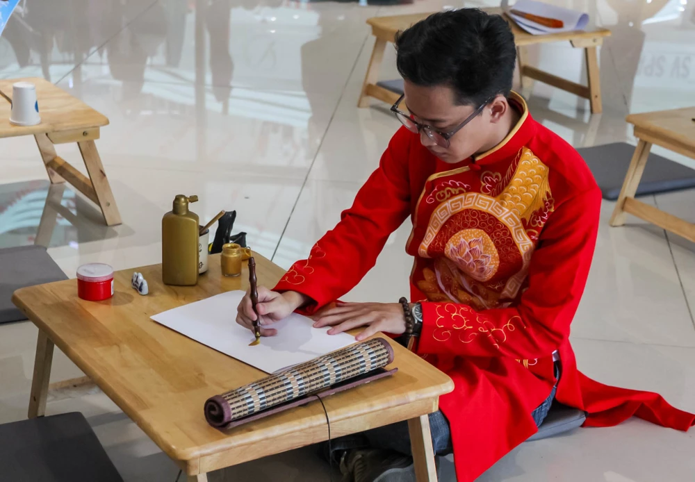 sinh-vien-tp-hcm-hop-ca (5).jpg