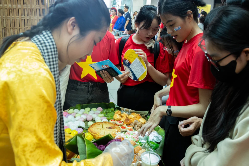 sinh-vien-tp-hcm-hop-ca (9).jpg