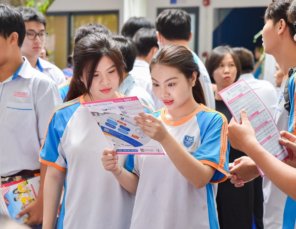 truong-dh-khoa-hoc-tu-nhien-to-hop-mon (1).jpg