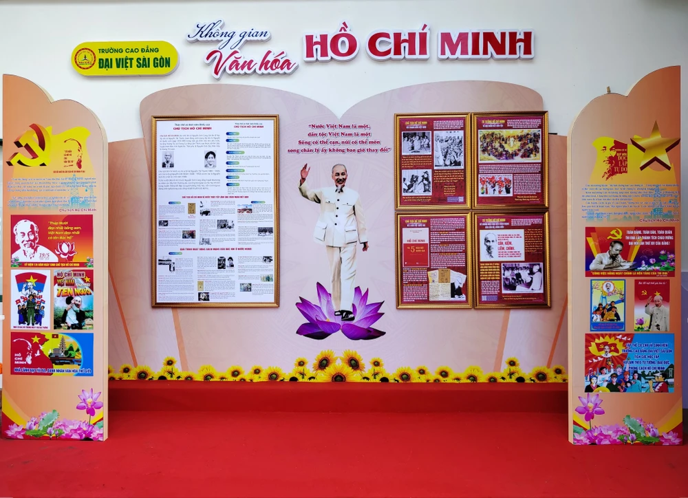 truong-cao-dang-dai-viet-sai-gon-la-co-to-quoc (3).jpg