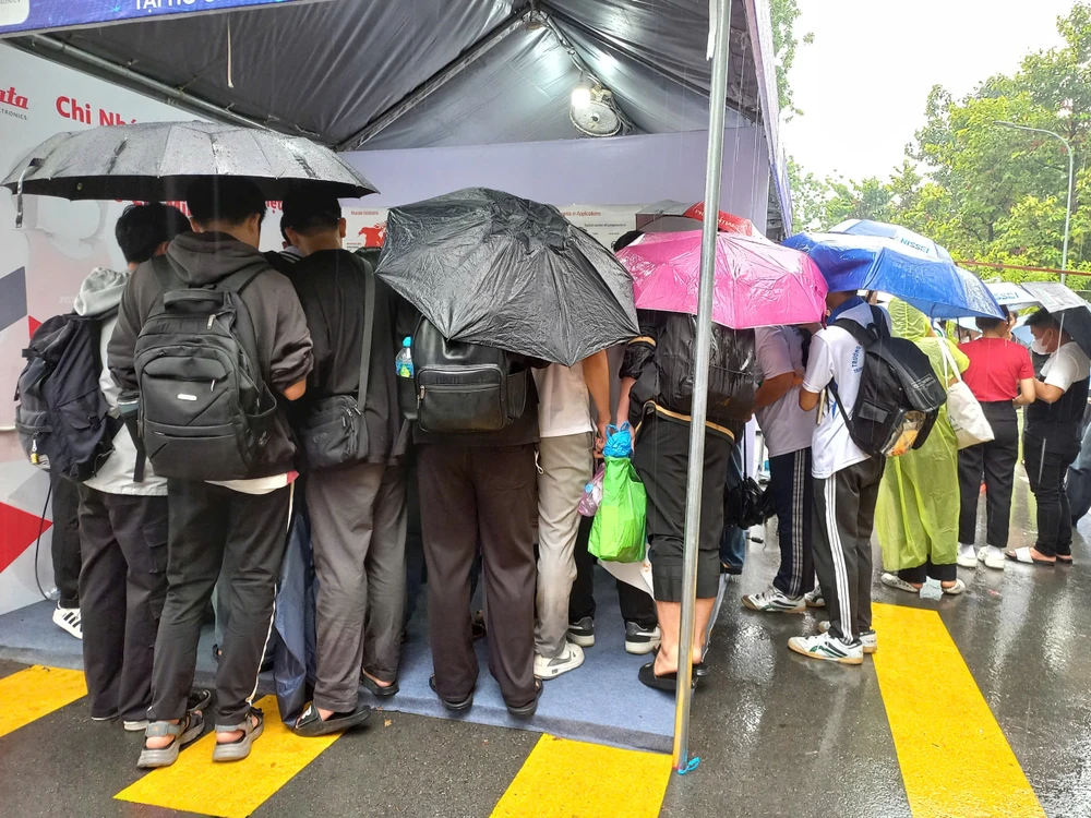 ung-tuyen-viec-lam-sinh-vien (8).jpg