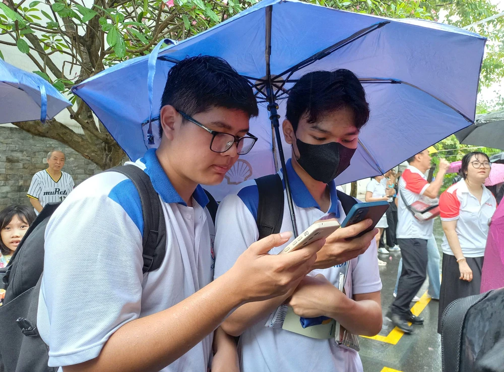 ung-tuyen-viec-lam-sinh-vien (9).jpg