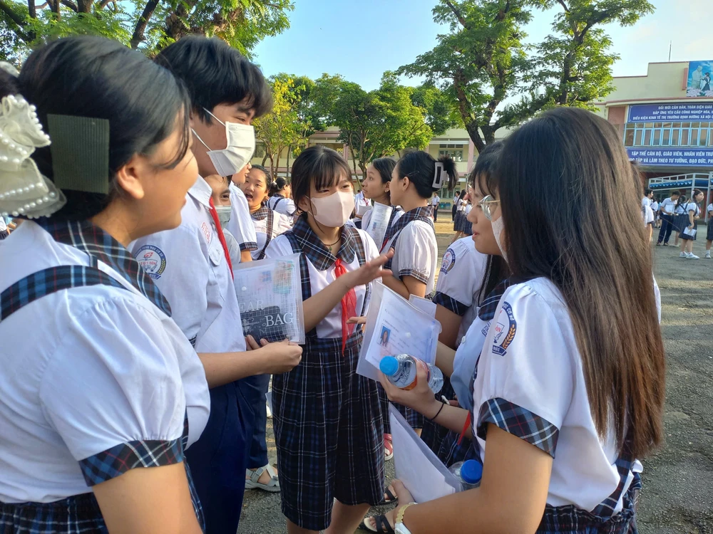 may-tinh-bo-tui-lop-10 (5).jpg