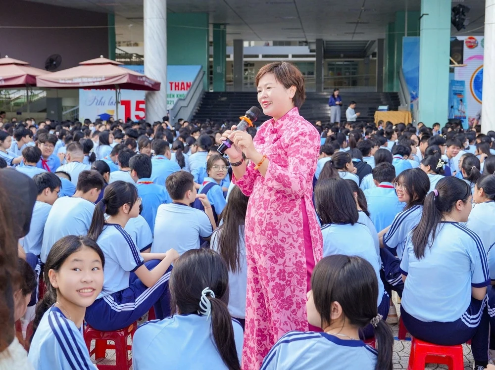 Sinh viên bị lừa tiền qua mạng